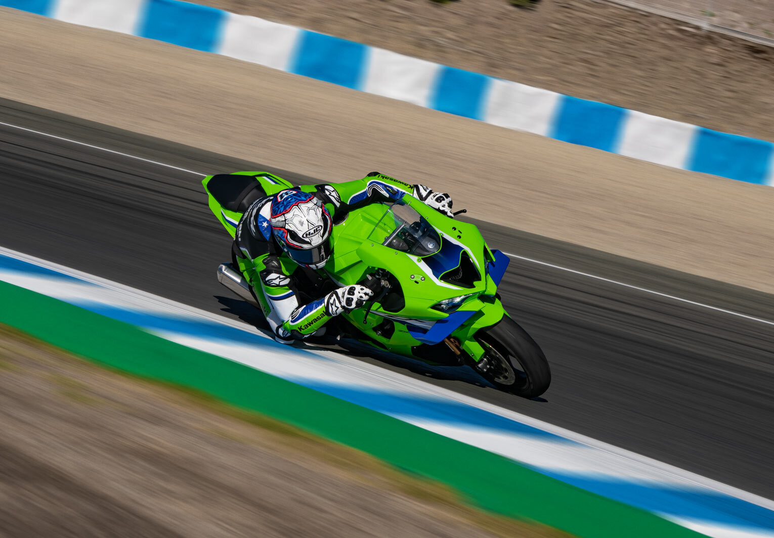 Kawasaki Ninja® ZX™-10R | Supersport Motorcycle | Race-ready Power