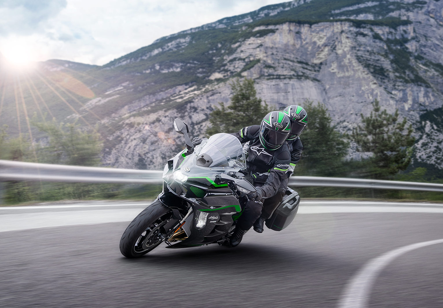 Hypersport Motorcycle | Sport-Touring Bike | Kawasaki Ninja H2® SX