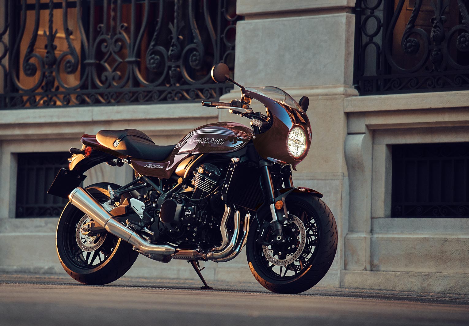 Retro Sport Motorcycle | Retro-Style Bike | Kawasaki Z900RS ABS