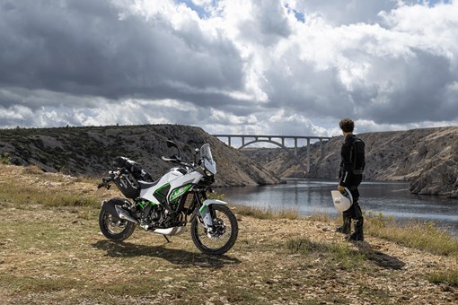 2027 KLE®500 SE SMARTRIDE ABS opens in a new window