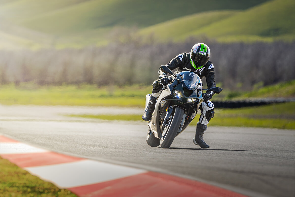 2024 Kawasaki Ninja® ZX™-6R | Motorcycle | Quality & Value