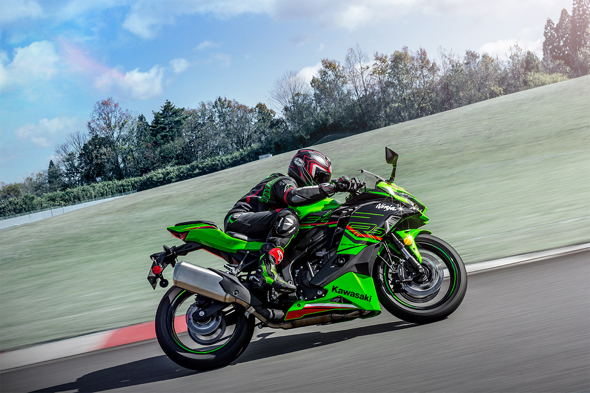にゅん 2022 Ninja ZX-25R with OP Frame Sliders, ETC2.0, 250cc 4