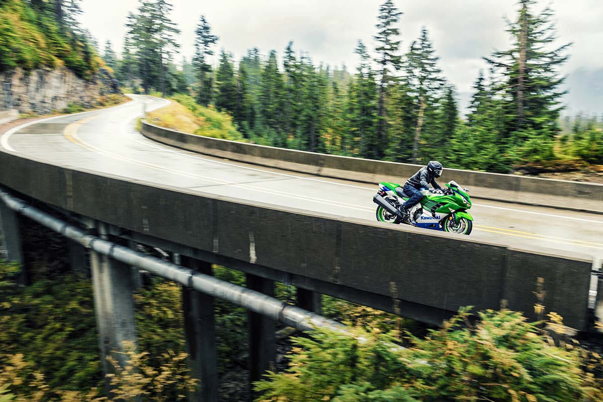 2024 Kawasaki Ninja® ZX™-14R 40th Anniversary Edition ABS