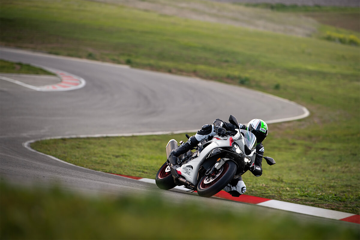 2025年モデルAGNES25-10 arena×agnis b. 希少ホワイト 2025 Kawasaki Ninja® ZX™-4RR ABS | Motorcycle | Next-level