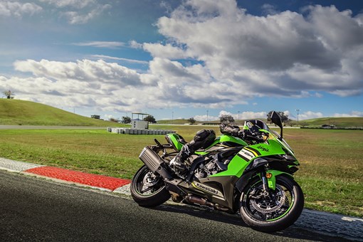 2025 NINJA® ZX™-6R KRT EDITION opens in a new window