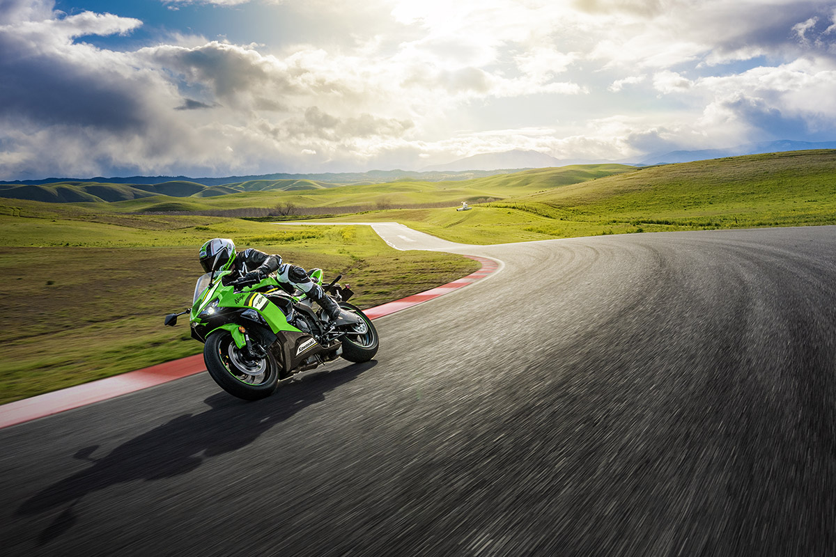 R♡ 2025 Kawasaki Ninja® ZX™-6R Base | Motorcycle.com