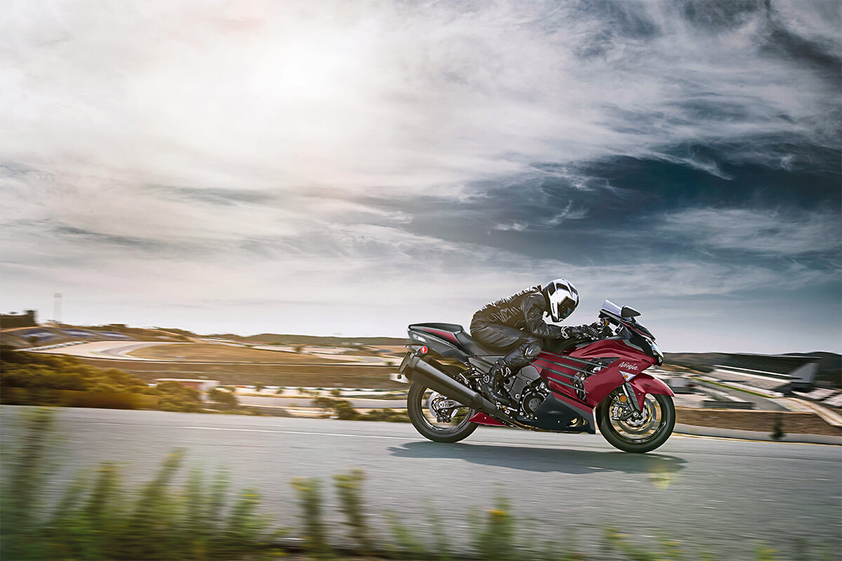 meguranページ 2025 Kawasaki Ninja® ZX™-14R ABS | Supersport Motorcycle