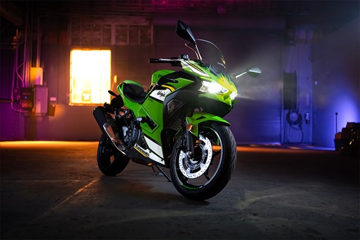 2025 NINJA® 500 SE KRT EDITION ABS opens in a new window