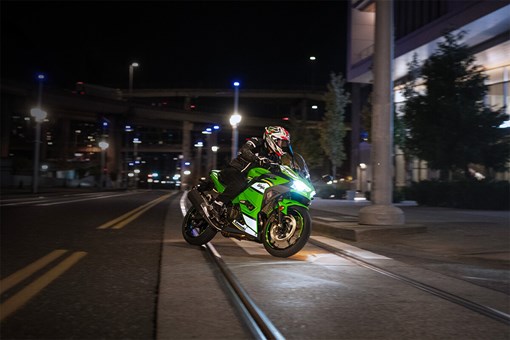 2025 NINJA® 500 SE KRT EDITION ABS opens in a new window