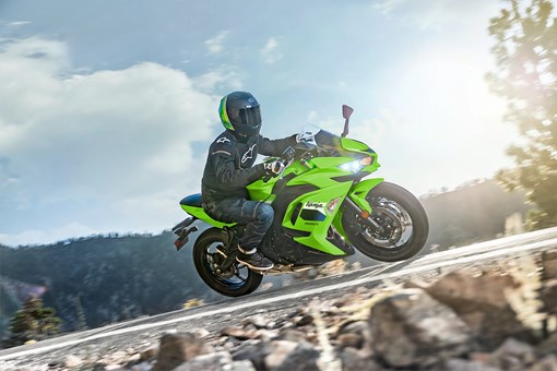 2026 NINJA® 650 opens in a new window