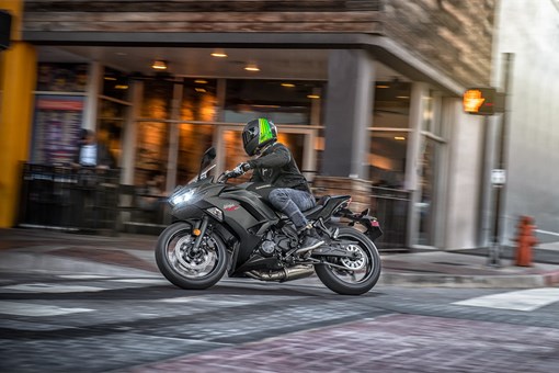 2026 NINJA® 650 opens in a new window