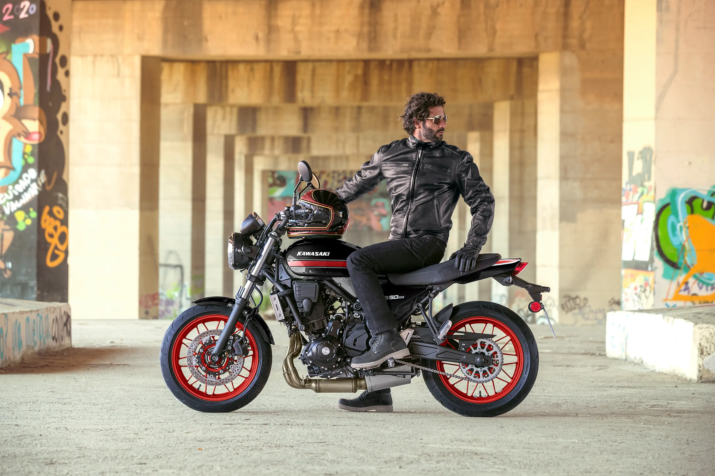 Side angle of a motorcycle parked.