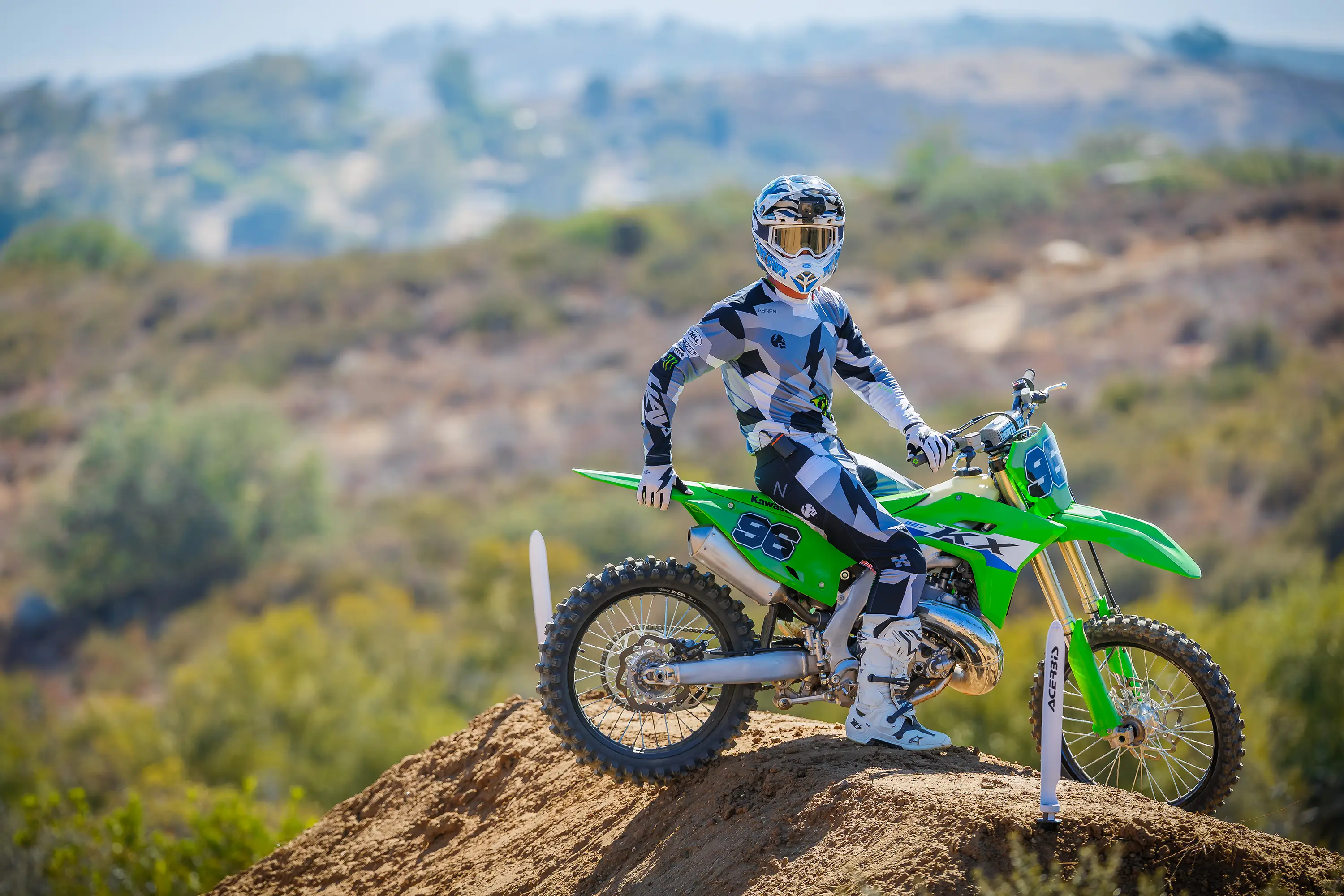 2027 KX™327