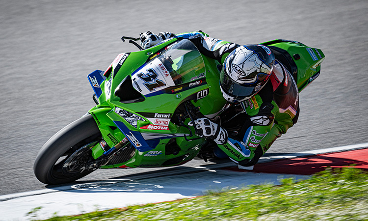 riders on the race track