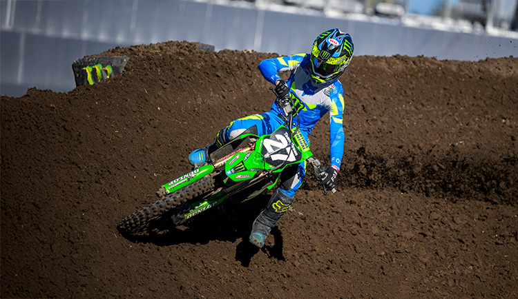 riders on the race track