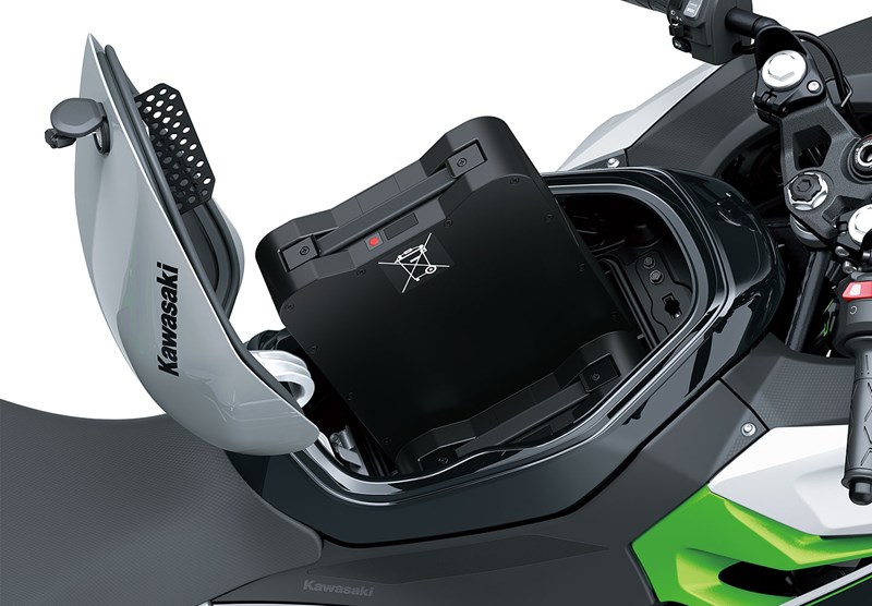 DUAL REMOVABLE BATTERIES