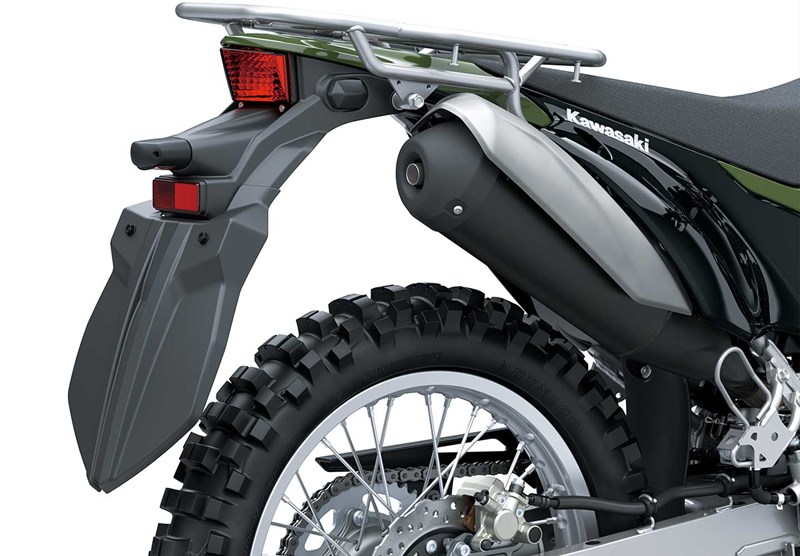 CONVENIENT FEATURES AND ESSENTIAL EQUIPMENT 