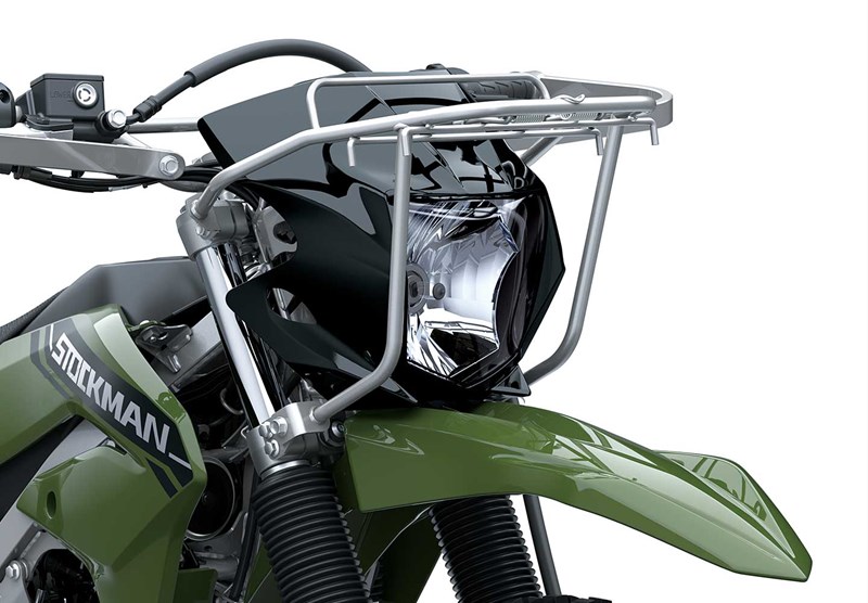 CONVENIENT FEATURES AND ESSENTIAL EQUIPMENT 