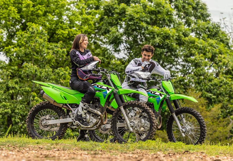 COMPACT, LIGHTWEIGHT, MANOEUVRABLE 
