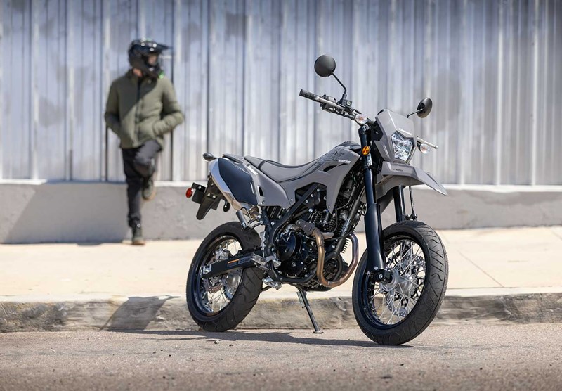 LATEST SUPERMOTO STYLING