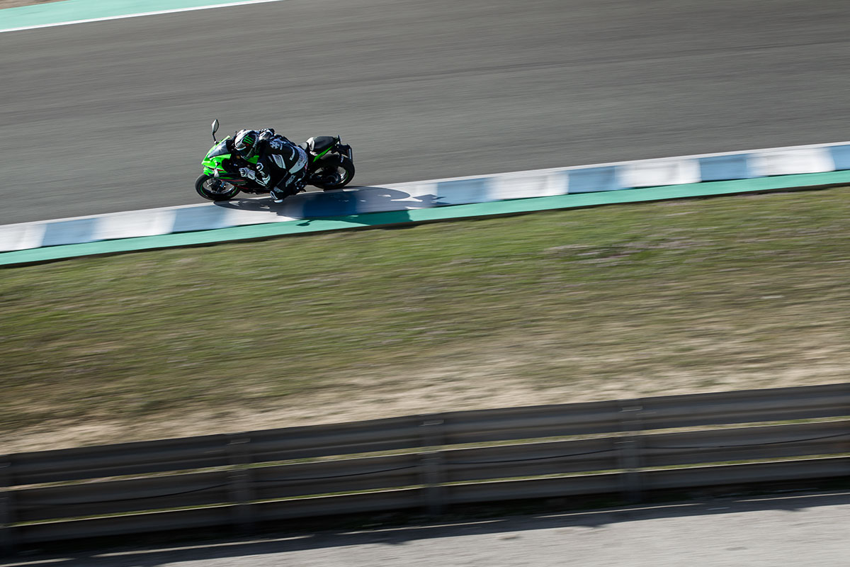 2022 NINJA ZX-25R ABS SE