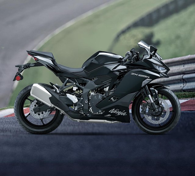 Image of 2024 NINJA ZX-25R in action