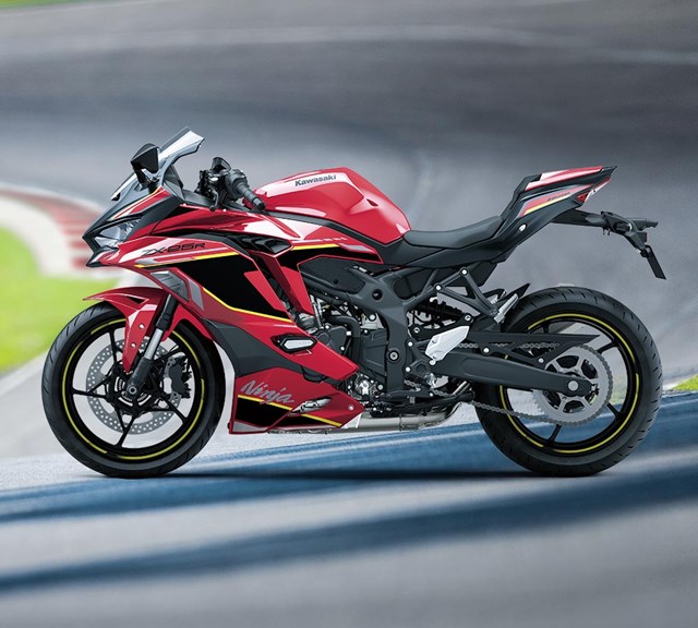 Image of 2024 NINJA ZX-25R ABS SE  in action