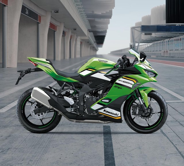 Image of 2025 NINJA ZX-25RR KRT EDITION  in action