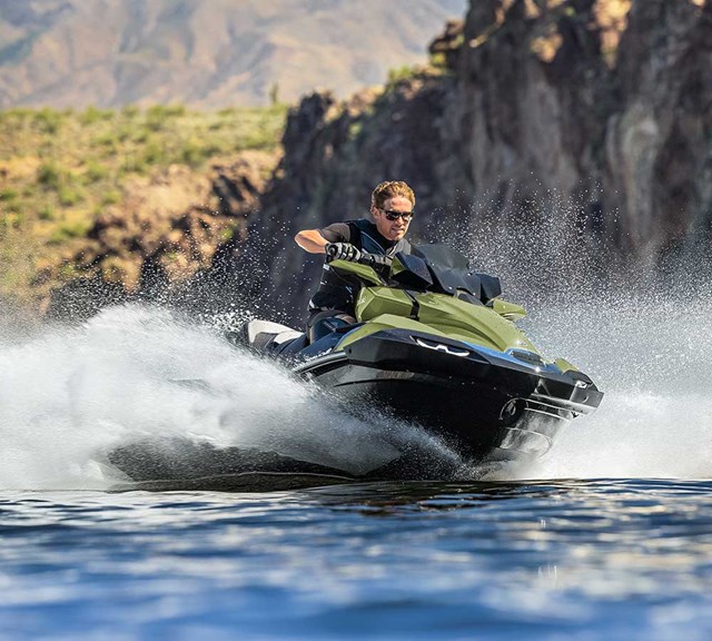 Image of 2025 JET SKI ULTRA 310LX  in action