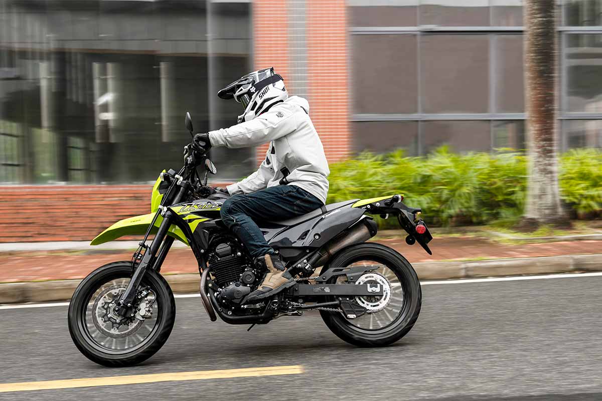 2027 KLX230SM