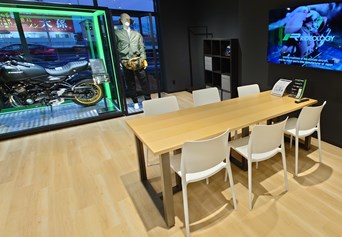 Mobile shop image 3
