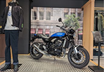 Mobile shop image 2