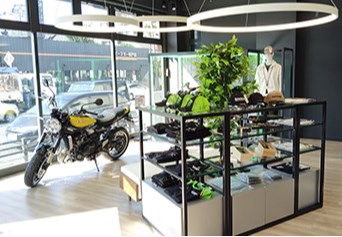 Mobile shop image 2
