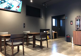 Mobile shop image 3