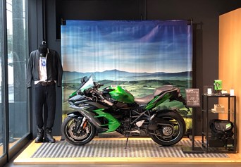 Mobile shop image 2