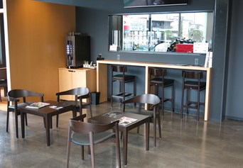 Mobile shop image 3