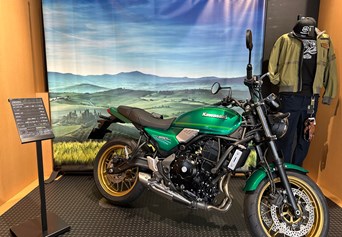 Mobile shop image 2