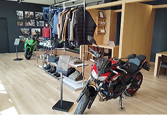 Mobile shop image 3