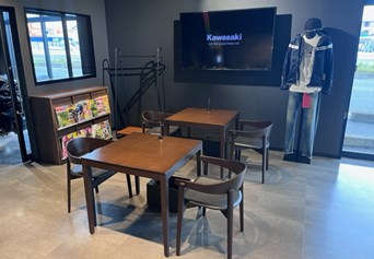 Mobile shop image 3