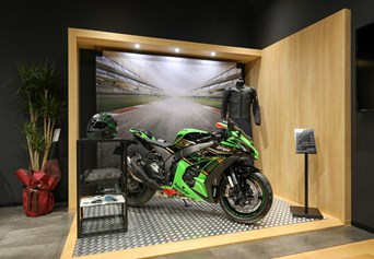 Mobile shop image 2