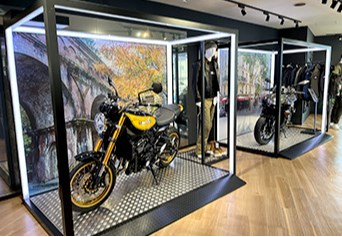 Mobile shop image 3