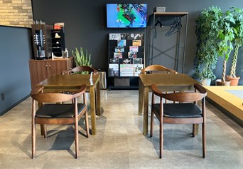 Mobile shop image 3