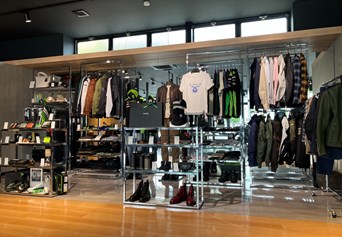 Mobile shop image 2