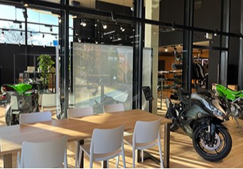 Mobile shop image 3