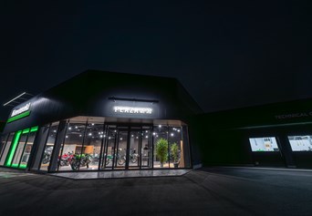 Mobile shop image 1
