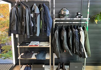 Mobile shop image 3
