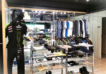 Mobile shop image 2