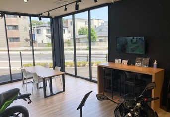Mobile shop image 3