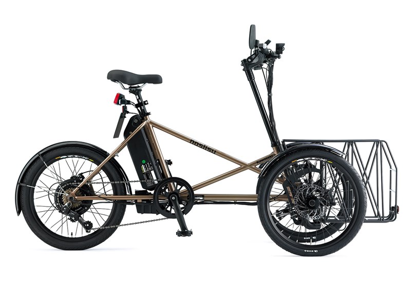 モーターサイクルの設計技術と経験を活かした車体