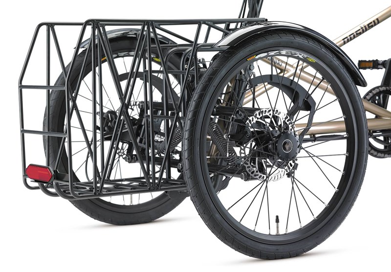 モーターサイクルの設計技術と経験を活かした車体